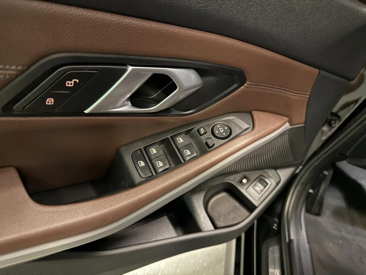 320e SPORT FACELIFT 19'' SOH-TEST/NAVI/LED/DAB/CARPLAY/ECC/PDC/CRUISE/V-COCKPIT/LEDER///