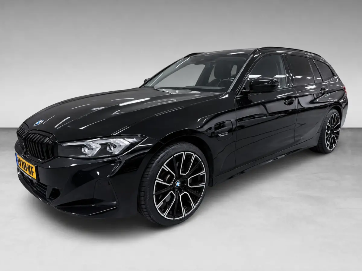 320e SPORT FACELIFT 19'' SOH-TEST/NAVI/LED/DAB/CARPLAY/ECC/PDC/CRUISE/V-COCKPIT/LEDER///