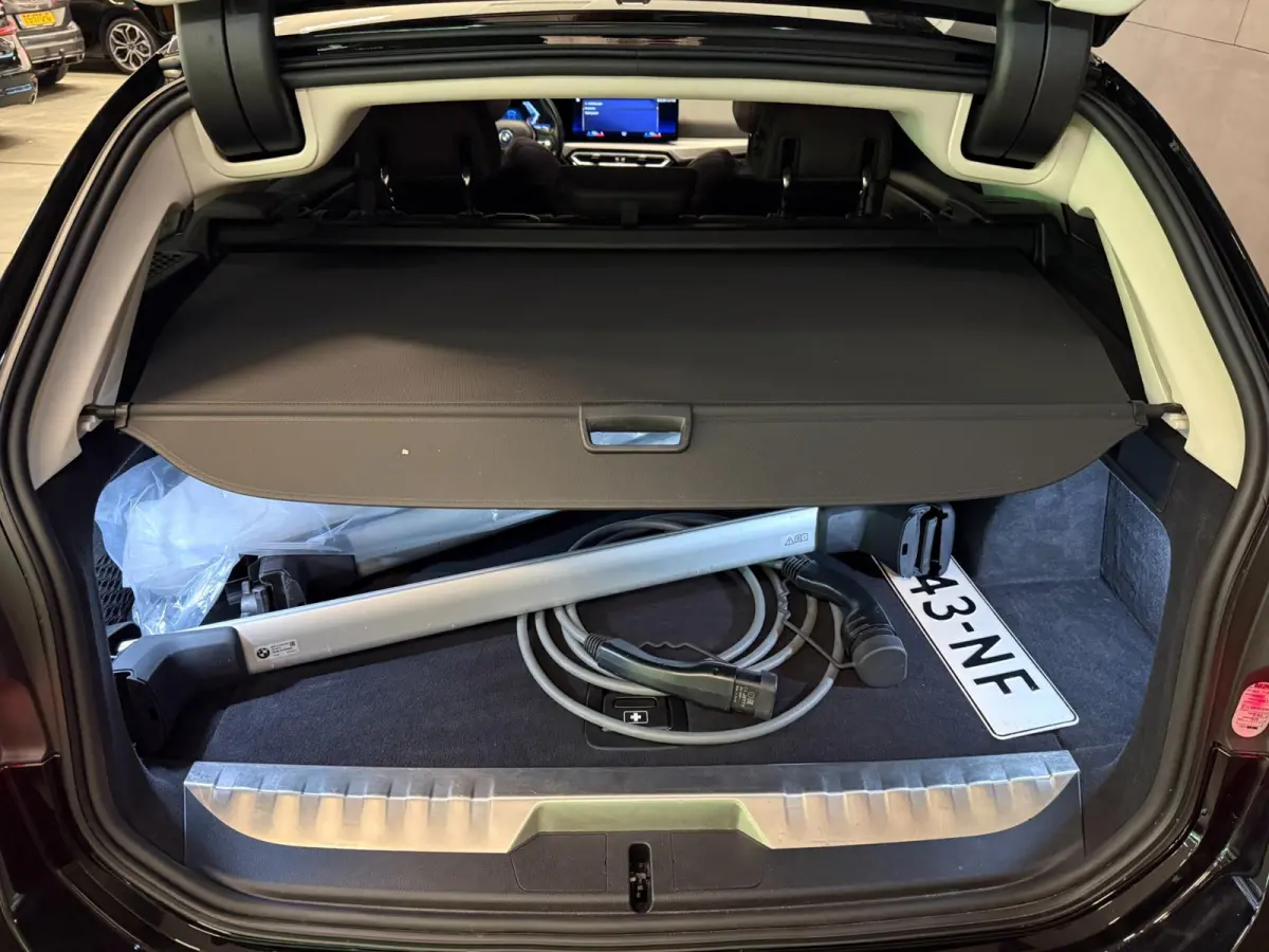 320e SPORT FACELIFT 19'' SOH-TEST/NAVI/LED/DAB/CARPLAY/ECC/PDC/CRUISE/V-COCKPIT/LEDER///