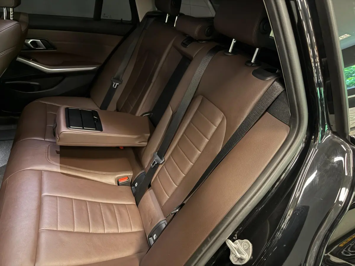 320e SPORT FACELIFT 19'' SOH-TEST/NAVI/LED/DAB/CARPLAY/ECC/PDC/CRUISE/V-COCKPIT/LEDER///