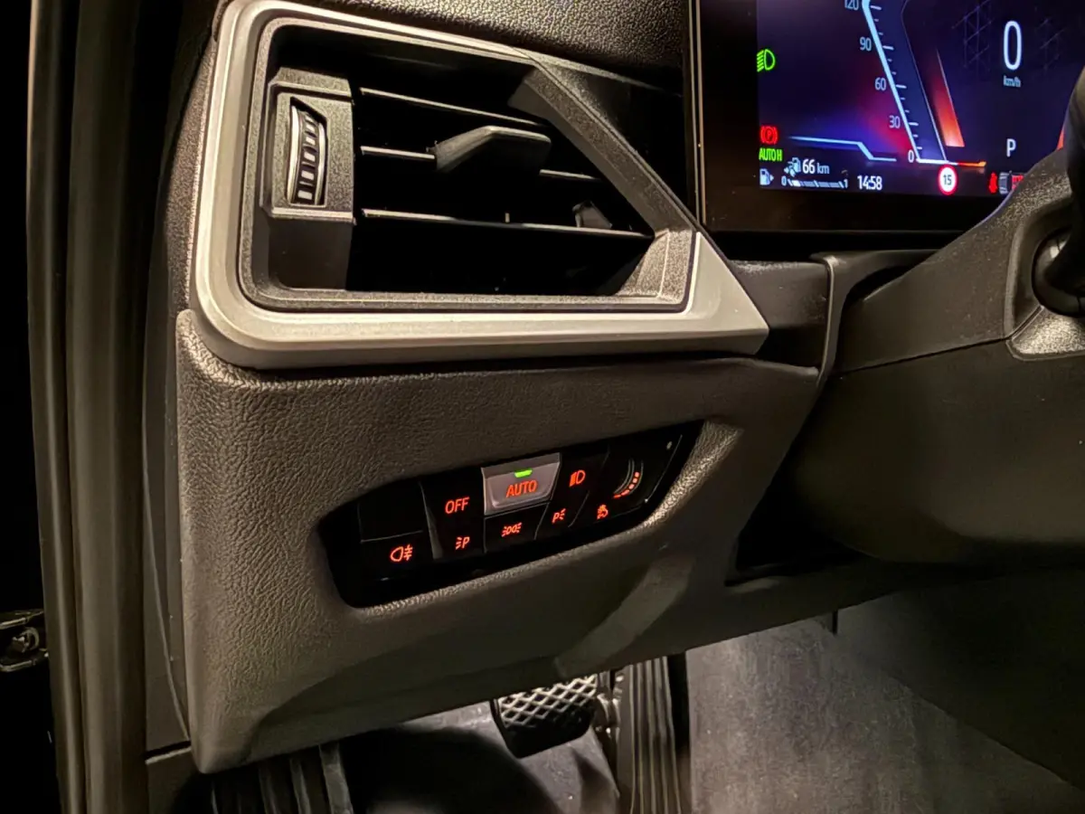 320e SPORT FACELIFT 19'' SOH-TEST/NAVI/LED/DAB/CARPLAY/ECC/PDC/CRUISE/V-COCKPIT/LEDER///