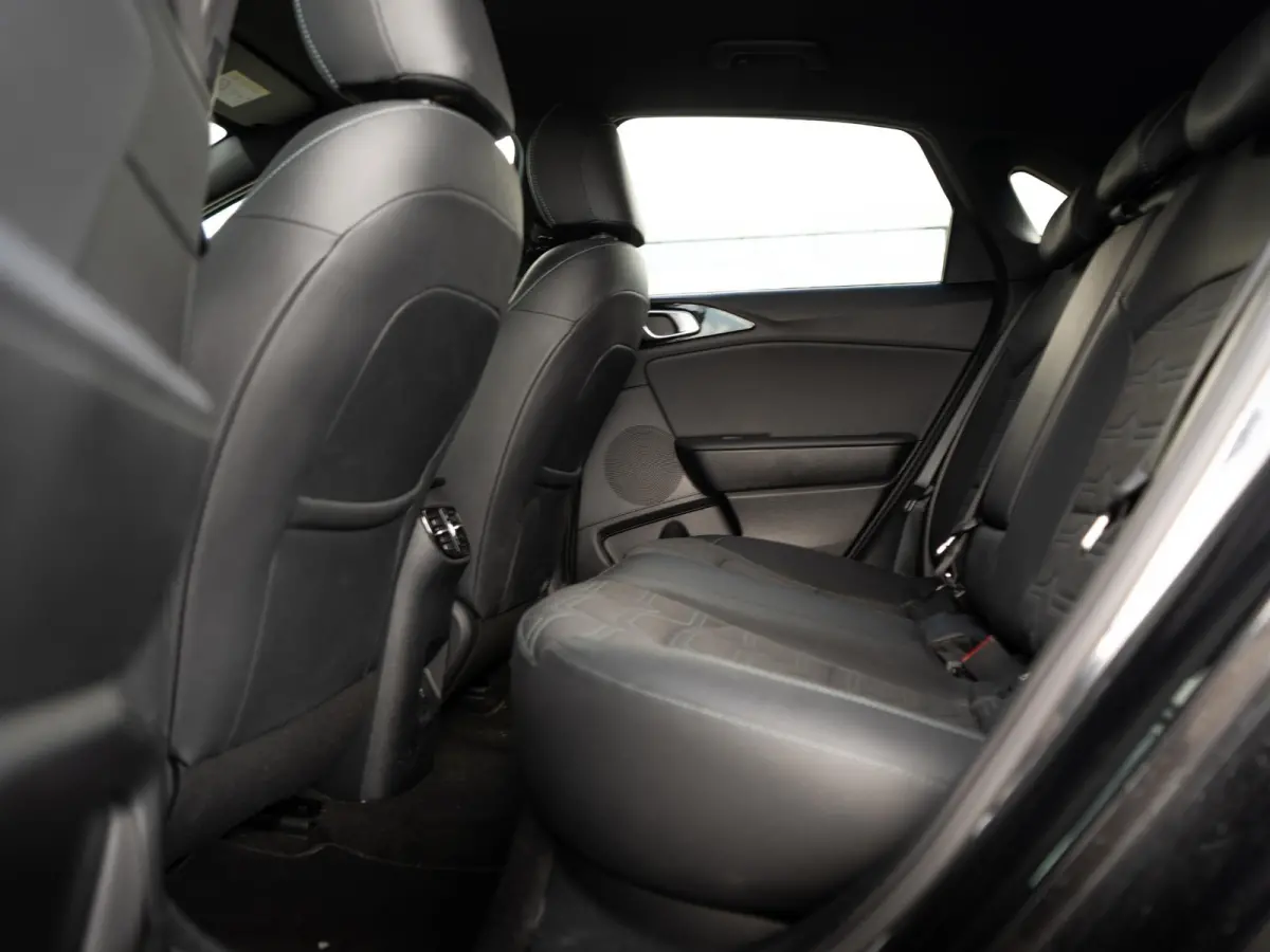 1.0 T-GDi MHEV Design Edition | Op Voorraad | Camera | Apple Carplay | Adapt. Cruise | Stoel&Stuur Verwarming | Navi | Keyless