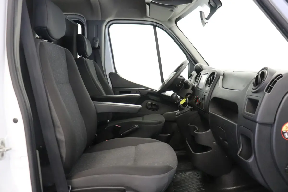 2.3 CDTI BiTurbo L2 Openlaadbak - Airco - Navi - HIAB kraan - € 17.950,- Excl.
