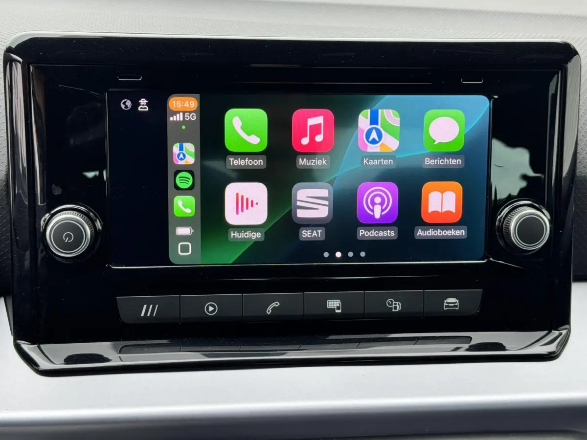 1.0 TSI FR Business Adaptive cruise Climate control Full LED Apple Carplay / Android Auto Link Parkeersensor achter