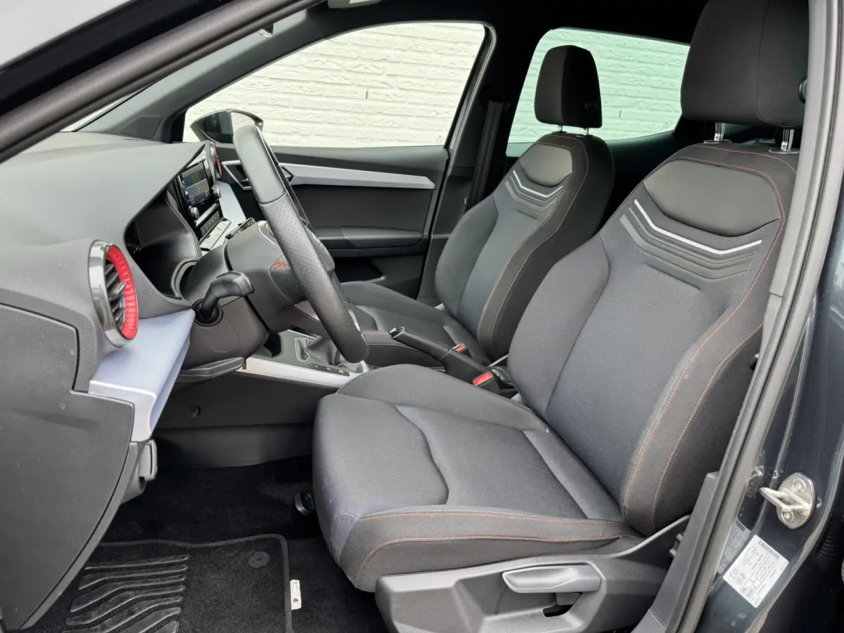 1.0 TSI FR Business Adaptive cruise Climate control Full LED Apple Carplay / Android Auto Link Parkeersensor achter
