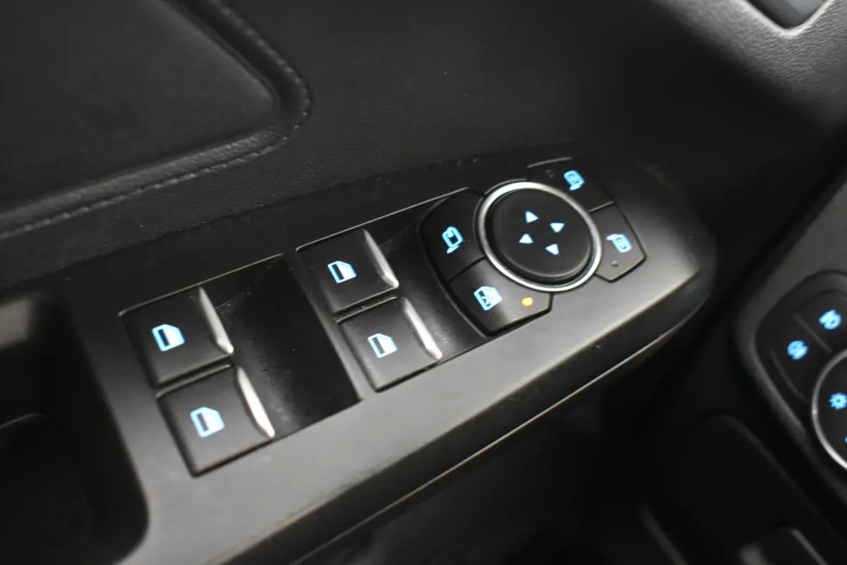 1.5 EcoB Active X 150pk B&O  Navi Carplay