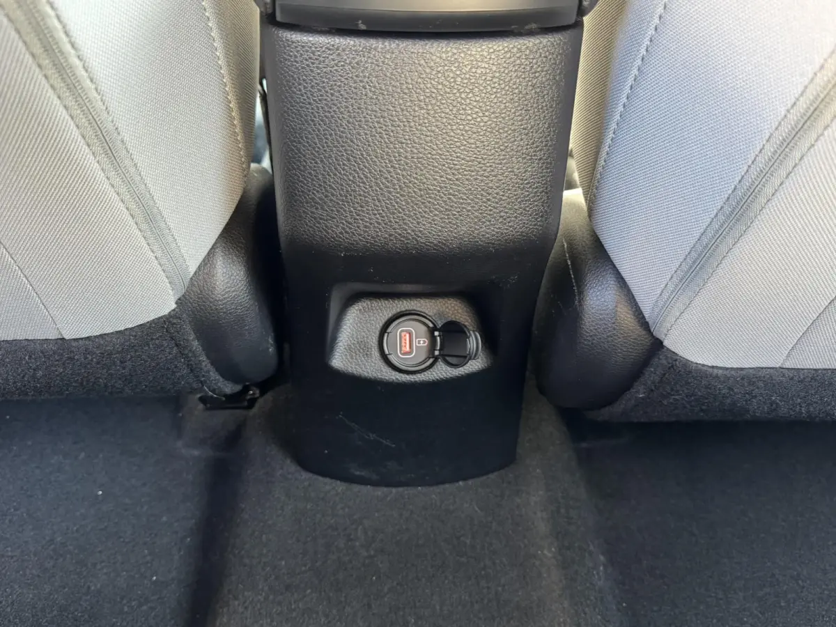 1.4 ComfortLine Dealer onderhouden Cruise control Airco Elektrisch bedienbare ramen
