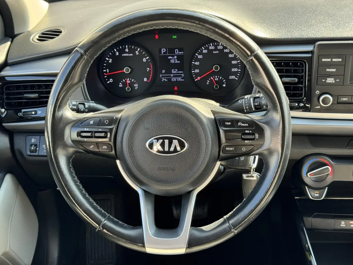 1.4 ComfortLine Dealer onderhouden Cruise control Airco Elektrisch bedienbare ramen
