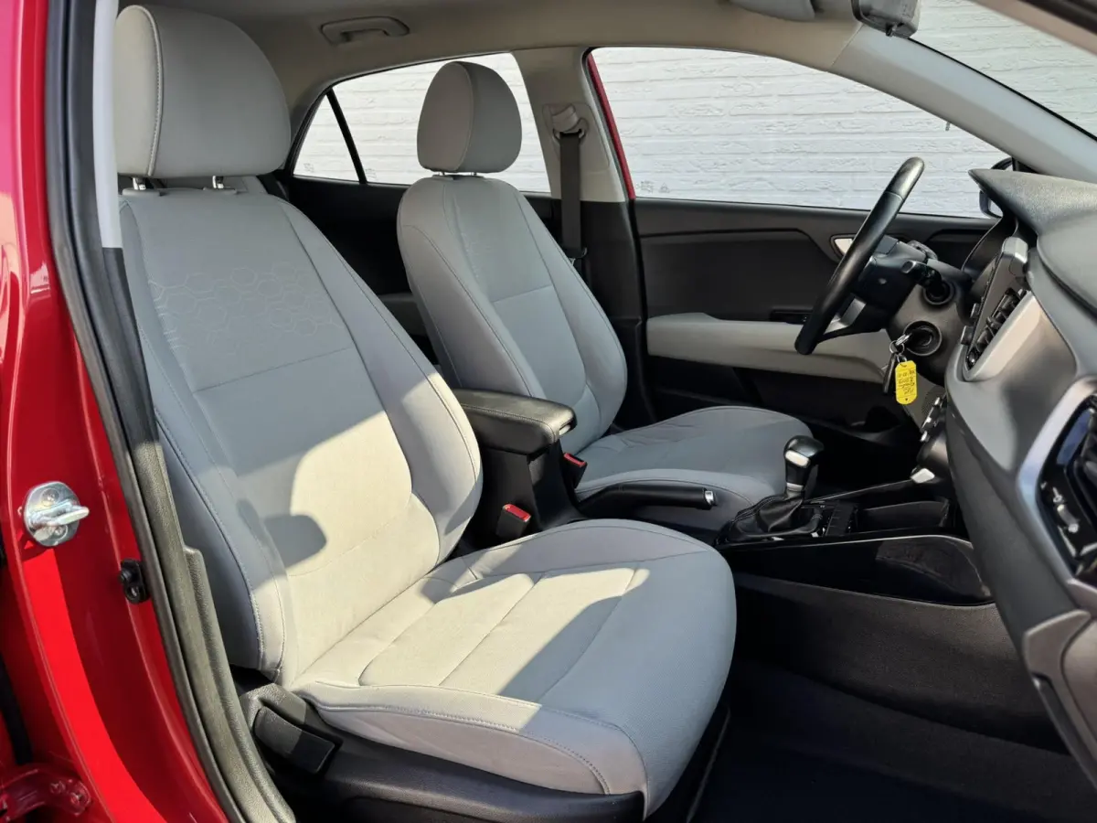 1.4 ComfortLine Dealer onderhouden Cruise control Airco Elektrisch bedienbare ramen