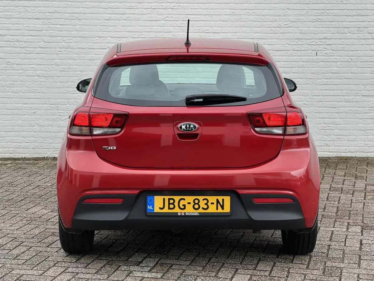 1.4 ComfortLine Dealer onderhouden Cruise control Airco Elektrisch bedienbare ramen