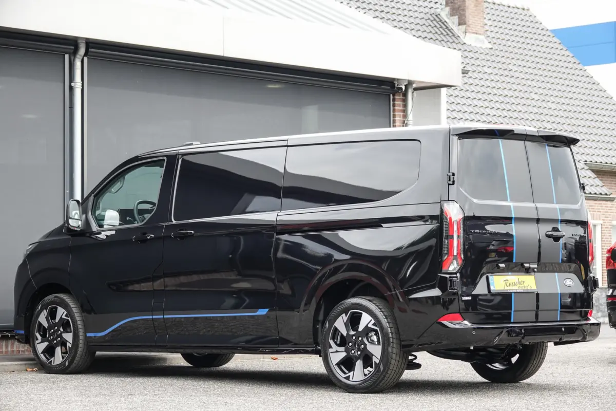 L2H1 2.5 PHEV 233Pk | Sport | Plug In Hybrid | B&O Sound | 360° Camera | 2x schuifdeur | Trekhaak | 19'' Agate Black