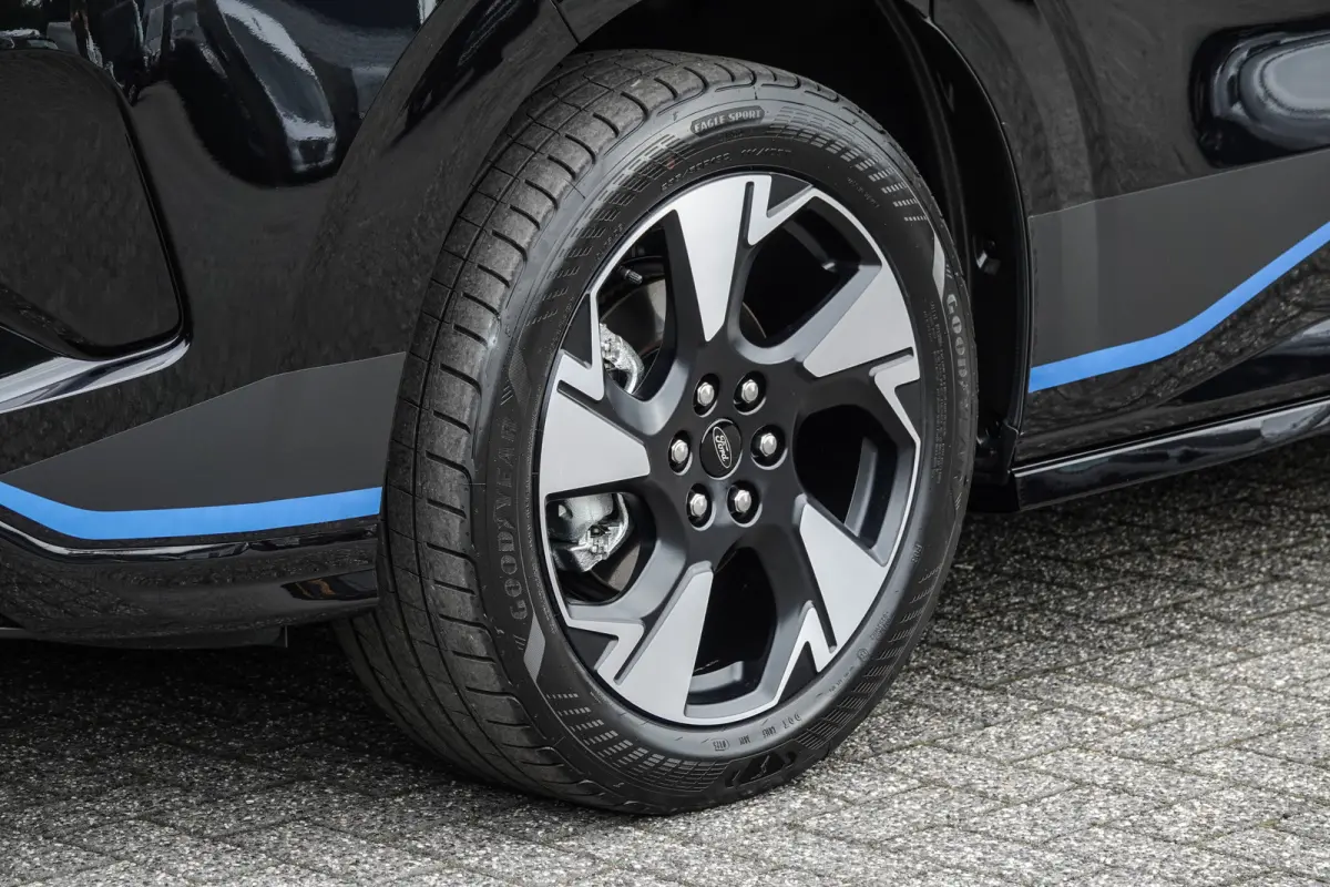 L2H1 2.5 PHEV 233Pk | Sport | Plug In Hybrid | B&O Sound | 360° Camera | 2x schuifdeur | Trekhaak | 19'' Agate Black