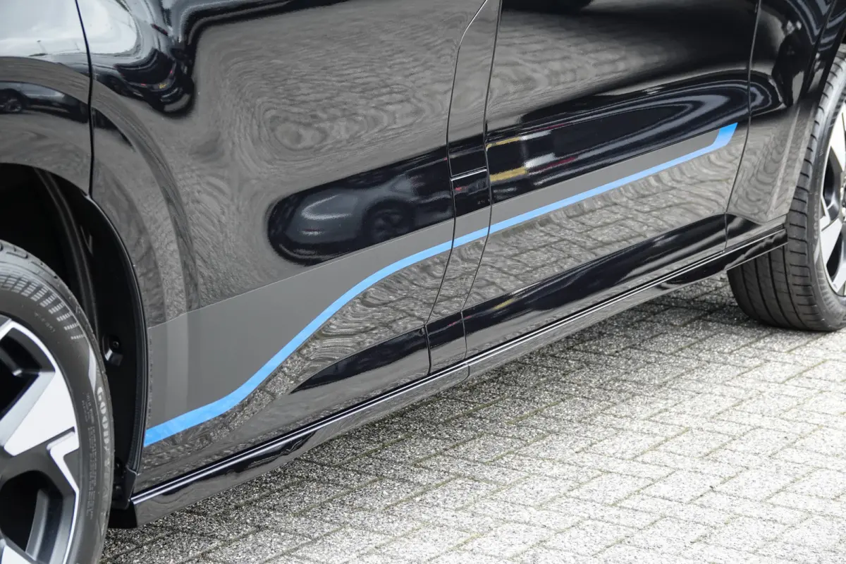 L2H1 2.5 PHEV 233Pk | Sport | Plug In Hybrid | B&O Sound | 360° Camera | 2x schuifdeur | Trekhaak | 19'' Agate Black