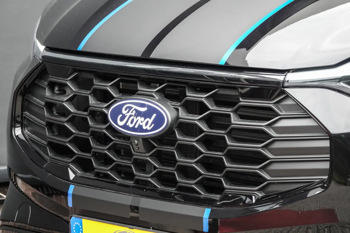 L2H1 2.5 PHEV 233Pk | Sport | Plug In Hybrid | B&O Sound | 360° Camera | 2x schuifdeur | Trekhaak | 19'' Agate Black