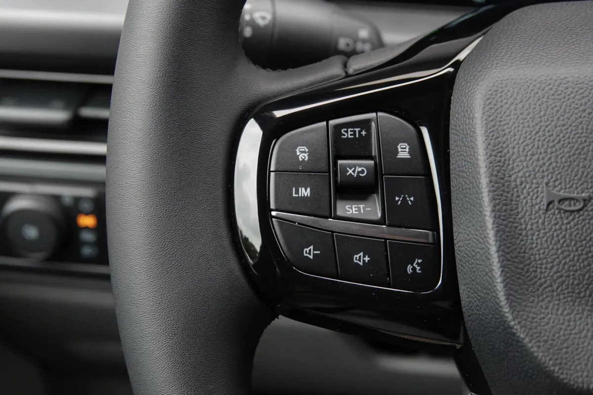 L2H1 2.5 PHEV 233Pk | Sport | Plug In Hybrid | B&O Sound | 360° Camera | 2x schuifdeur | Trekhaak | 19'' Agate Black
