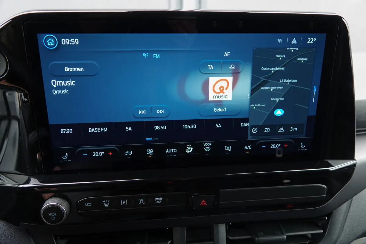 L2H1 2.5 PHEV 233Pk | Sport | Plug In Hybrid | B&O Sound | 360° Camera | 2x schuifdeur | Trekhaak | 19'' Agate Black