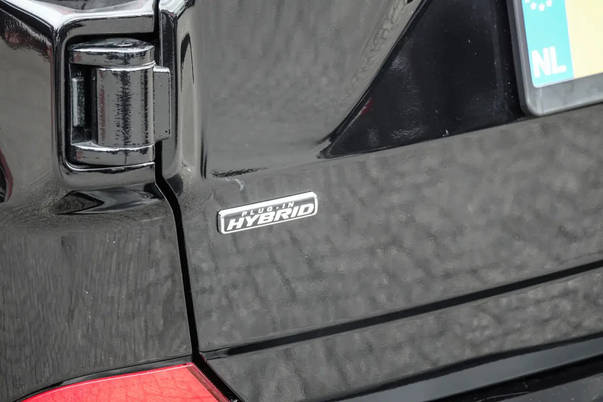 L2H1 2.5 PHEV 233Pk | Sport | Plug In Hybrid | B&O Sound | 360° Camera | 2x schuifdeur | Trekhaak | 19'' Agate Black