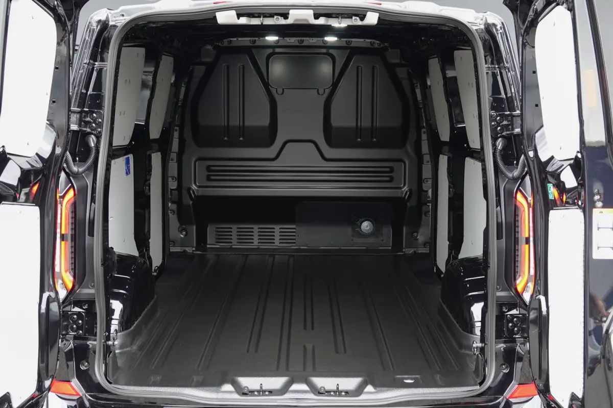 L2H1 2.5 PHEV 233Pk | Sport | Plug In Hybrid | B&O Sound | 360° Camera | 2x schuifdeur | Trekhaak | 19'' Agate Black