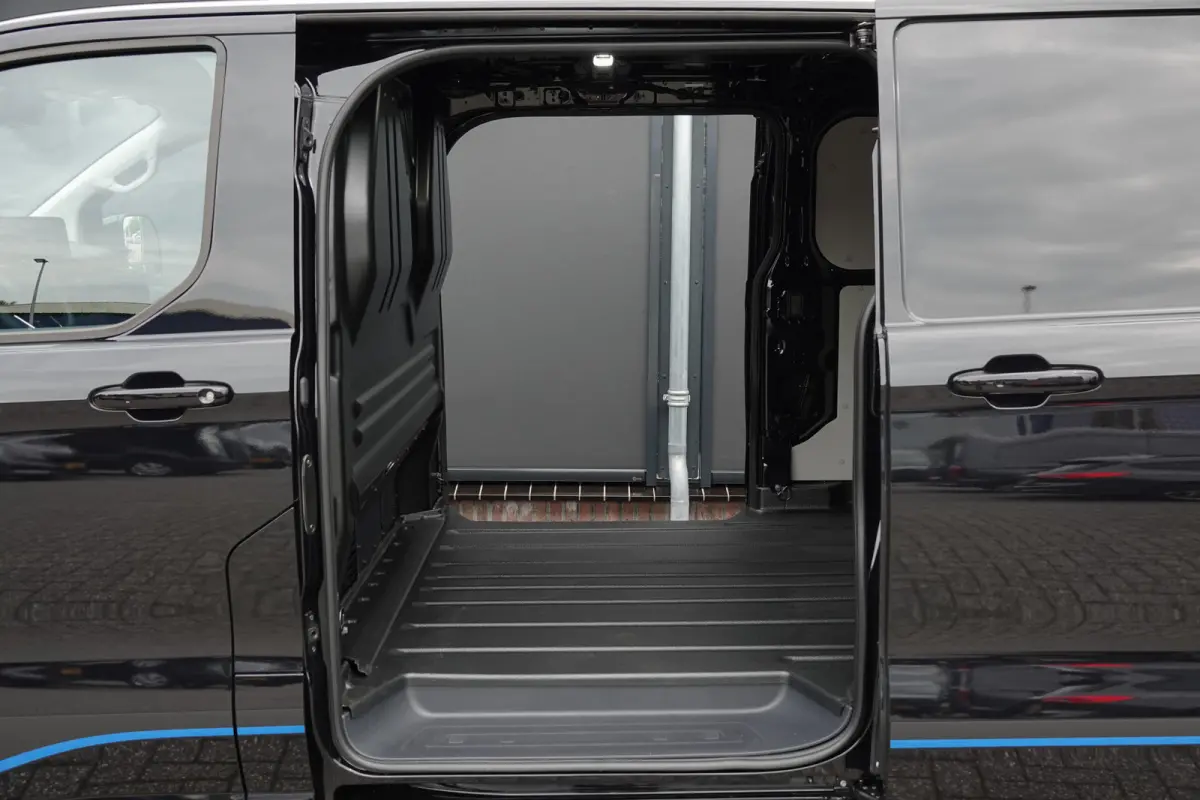 L2H1 2.5 PHEV 233Pk | Sport | Plug In Hybrid | B&O Sound | 360° Camera | 2x schuifdeur | Trekhaak | 19'' Agate Black