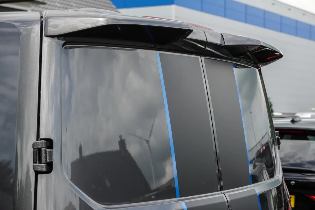 L2H1 2.5 PHEV 233Pk | Sport | Plug In Hybrid | B&O Sound | 360° Camera | 2x schuifdeur | Trekhaak | 20'' Magnetic Grey