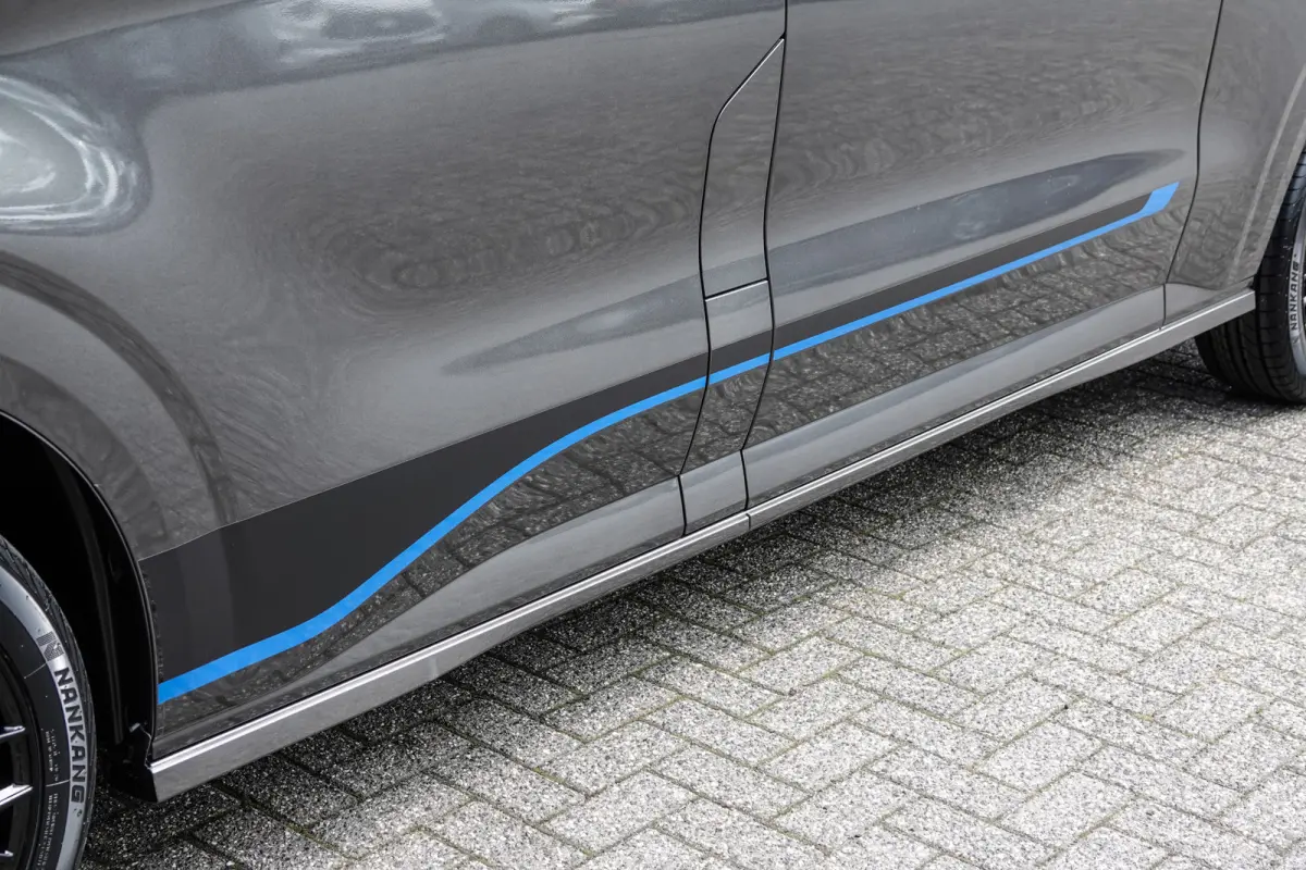 L2H1 2.5 PHEV 233Pk | Sport | Plug In Hybrid | B&O Sound | 360° Camera | 2x schuifdeur | Trekhaak | 20'' Magnetic Grey