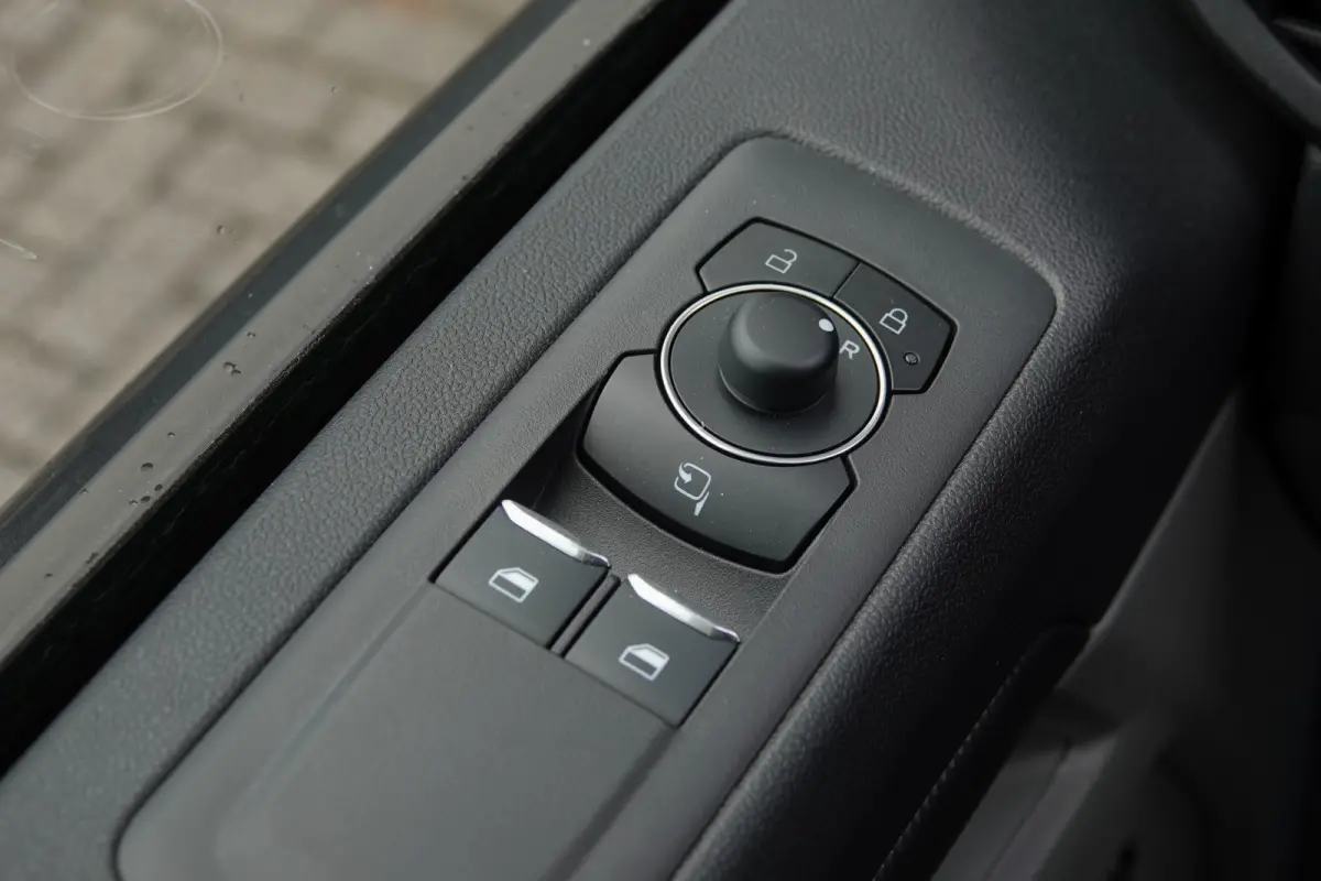 L2H1 2.5 PHEV 233Pk | Sport | Plug In Hybrid | B&O Sound | 360° Camera | 2x schuifdeur | Trekhaak | 20'' Magnetic Grey