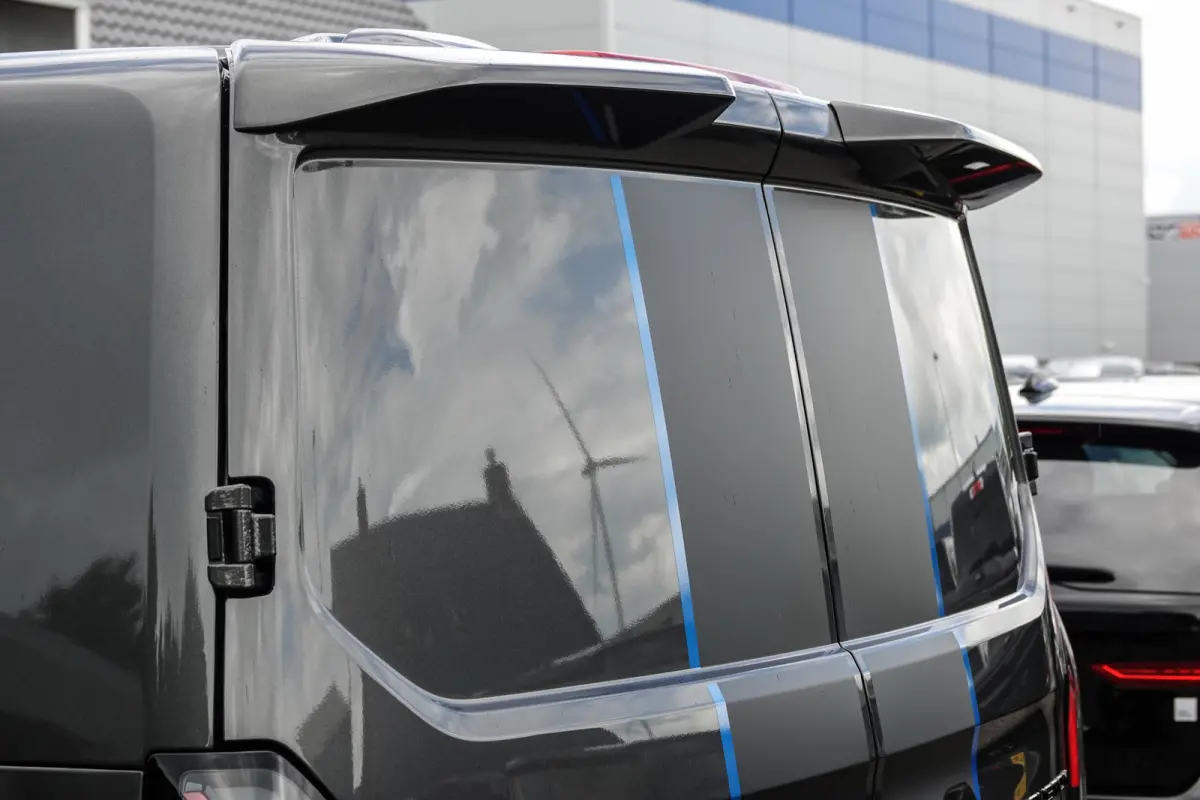 L2H1 2.5 PHEV 233Pk | Sport | Plug In Hybrid | B&O Sound | 360° Camera | 2x schuifdeur | Trekhaak | 19'' Magnetic Grey