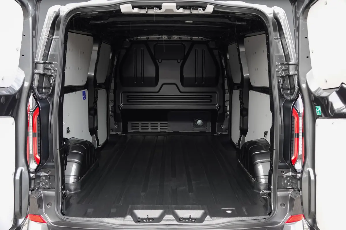 L2H1 2.5 PHEV 233Pk | Sport | Plug In Hybrid | B&O Sound | 360° Camera | 2x schuifdeur | Trekhaak | 19'' Magnetic Grey