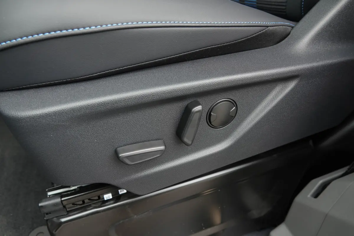L2H1 2.5 PHEV 233Pk | Sport | Plug In Hybrid | B&O Sound | 360° Camera | 2x schuifdeur | Trekhaak | 19'' Magnetic Grey