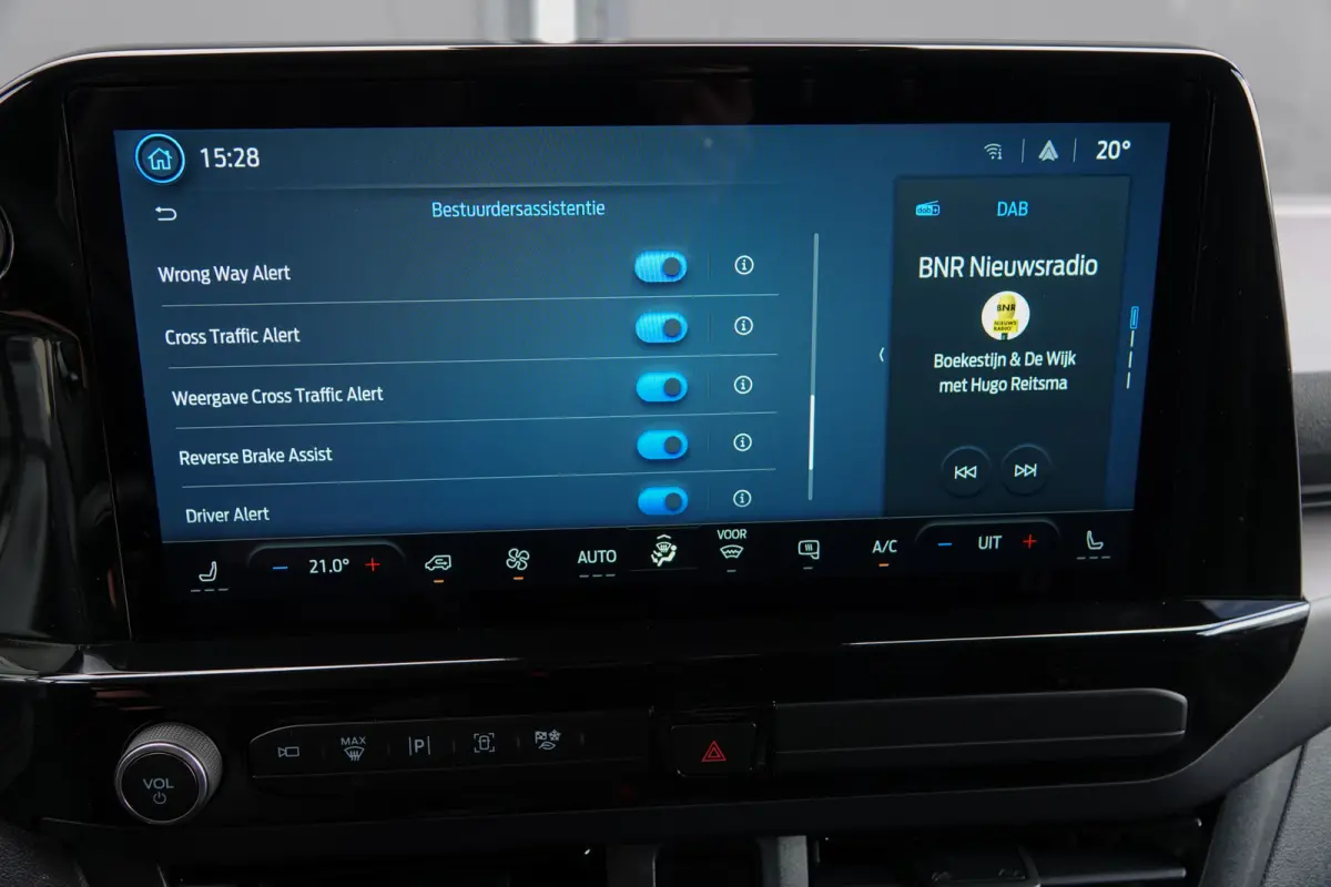 L2H1 2.5 PHEV 233Pk | Sport | Plug In Hybrid | B&O Sound | 360° Camera | 2x schuifdeur | Trekhaak | 19'' Magnetic Grey
