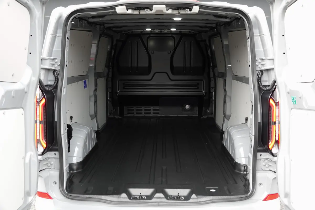 L2H1 2.5 PHEV 233Pk | Sport | Plug In Hybrid | B&O Sound | 360° Camera | 2x schuifdeur | Trekhaak | 19'' Grey Matter