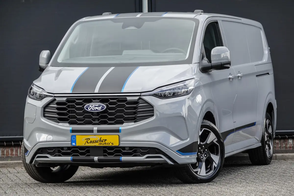 L2H1 2.5 PHEV 233Pk | Sport | Plug In Hybrid | B&O Sound | 360° Camera | 2x schuifdeur | Trekhaak | 19'' Grey Matter