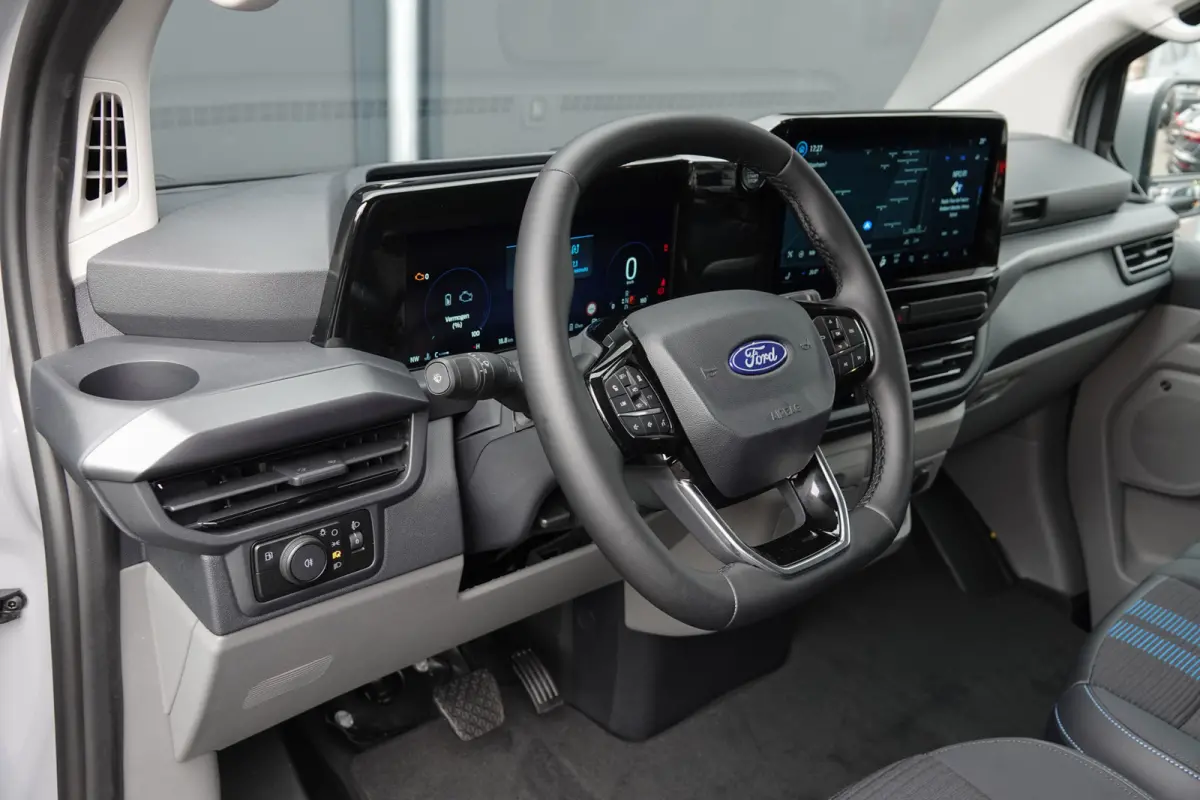 L2H1 2.5 PHEV 233Pk | Sport | Plug In Hybrid | B&O Sound | 360° Camera | 2x schuifdeur | Trekhaak | 19'' Grey Matter