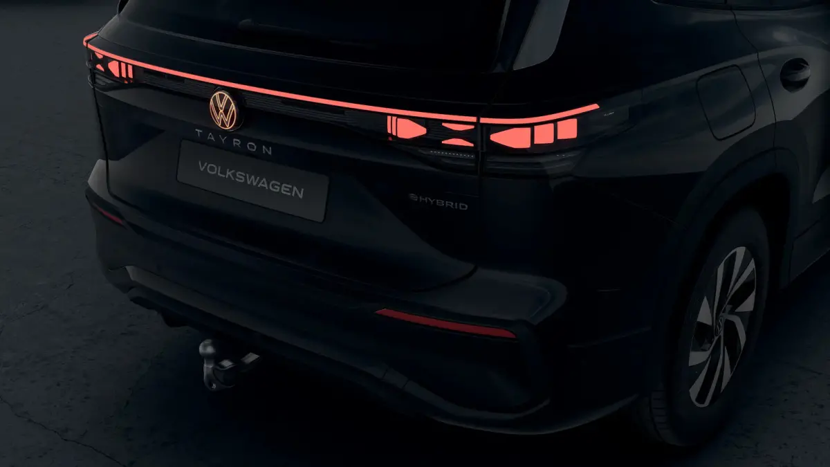 Life Edition | 'App-Connect' draadloze smartphone integratie | Automatische afstandsregeling (Adaptive Cruise Control) | Buitenspiegels elektrisch instel-, verwarm- en inklapbaar