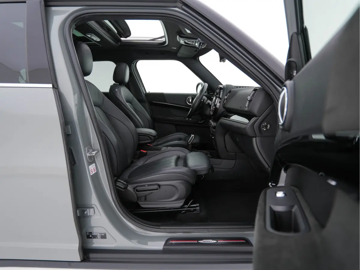 Mini 2.0 Cooper S Knightsbridge Edition Aut. *PANO |  LEATHER | FULL-LED | HARMAN/KARDON-AUDIO | HEATED-SPORTSEATS | KEYLESS | CAMERA | AMBIENT-LIGHT | NAVI-FULLMAP | HEAD-UP | PRIVACY-GLASS