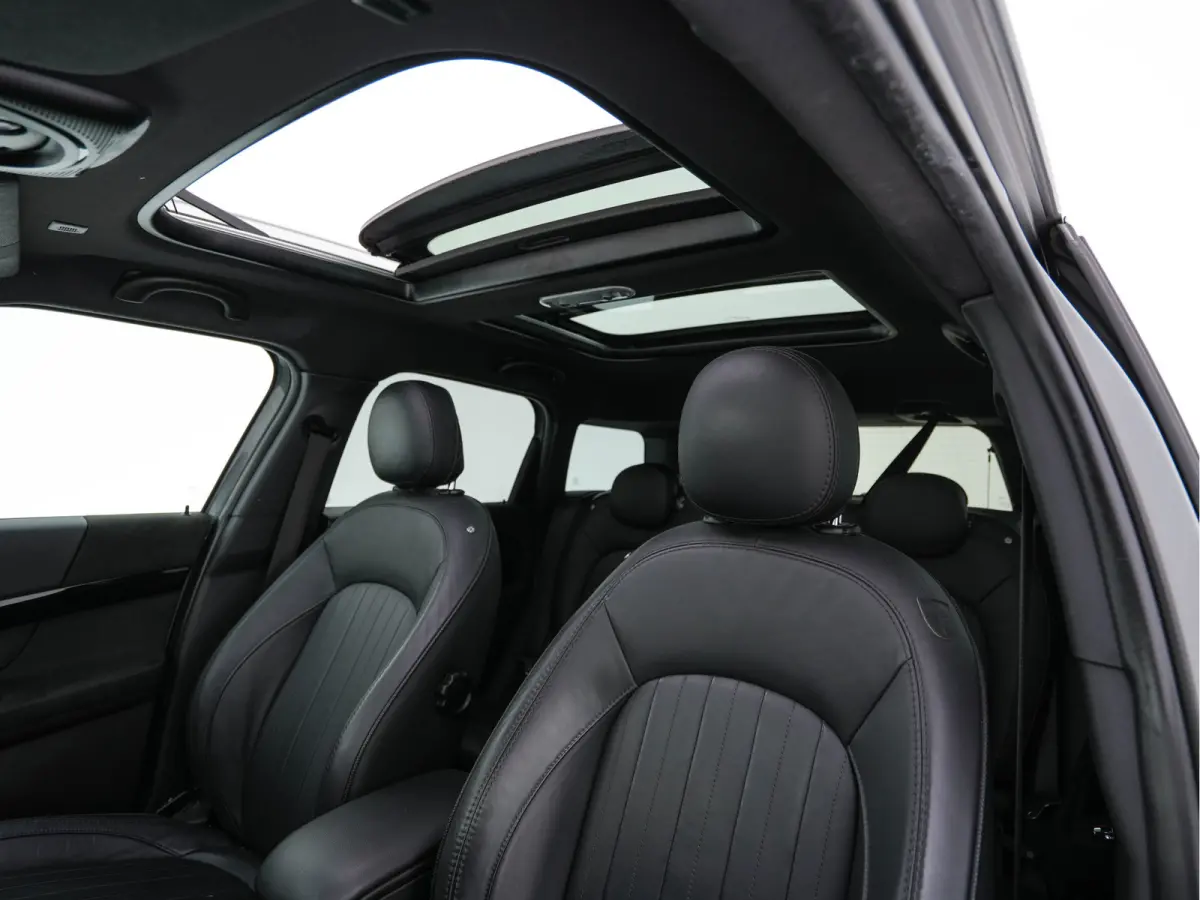 Mini 2.0 Cooper S Knightsbridge Edition Aut. *PANO |  LEATHER | FULL-LED | HARMAN/KARDON-AUDIO | HEATED-SPORTSEATS | KEYLESS | CAMERA | AMBIENT-LIGHT | NAVI-FULLMAP | HEAD-UP | PRIVACY-GLASS