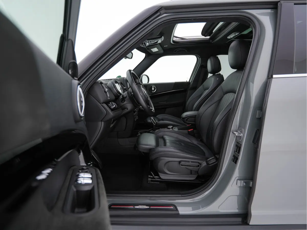 Mini 2.0 Cooper S Knightsbridge Edition Aut. *PANO |  LEATHER | FULL-LED | HARMAN/KARDON-AUDIO | HEATED-SPORTSEATS | KEYLESS | CAMERA | AMBIENT-LIGHT | NAVI-FULLMAP | HEAD-UP | PRIVACY-GLASS