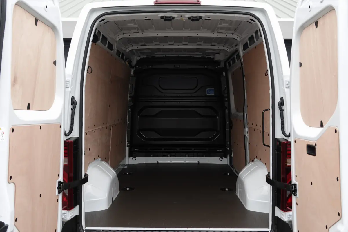 T35 | L2H2 | 2.0Dci 150Pk | Stoel-Bank | Parkeersensoren | Laadruimte betimmering | LED
