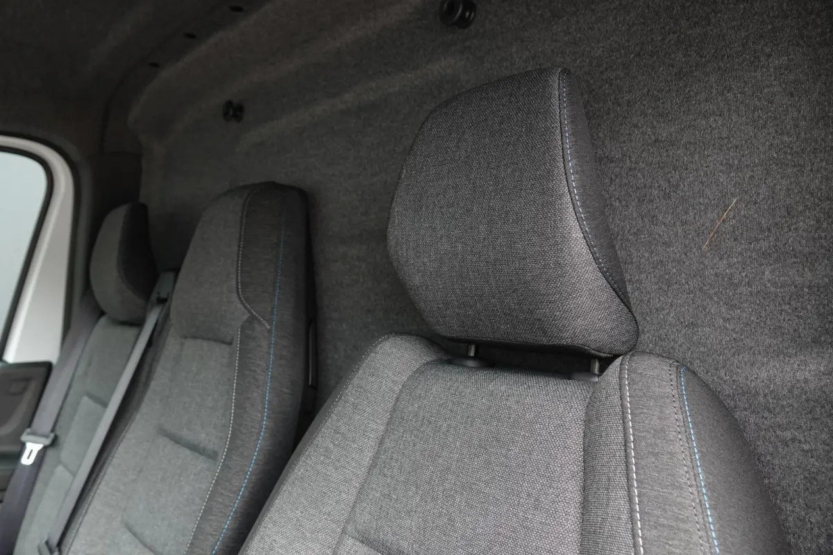 T35 | L2H2 | 2.0Dci 150Pk | Stoel-Bank | 3.500Kg Trekgewicht | Parkeersensoren | Laadruimte betimmering | LED