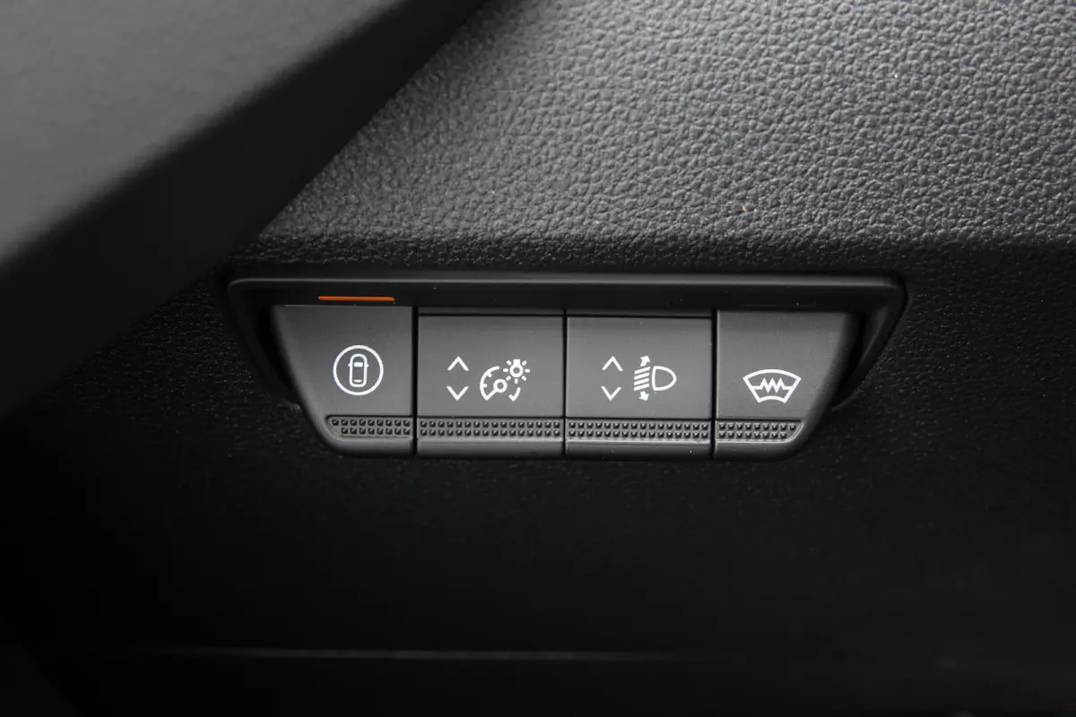 T35 | L2H2 | 2.0Dci 150Pk | Stoel-Bank | 3.500Kg Trekgewicht | Parkeersensoren | Laadruimte betimmering | LED