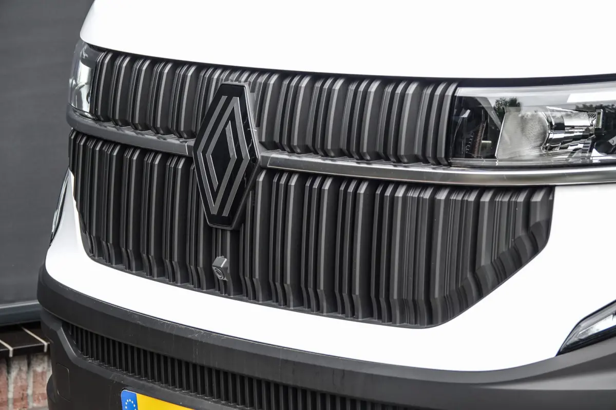 T35 | L2H2 | 2.0Dci 150Pk | Stoel-Bank | 3.500Kg Trekgewicht | Parkeersensoren | Laadruimte betimmering | LED