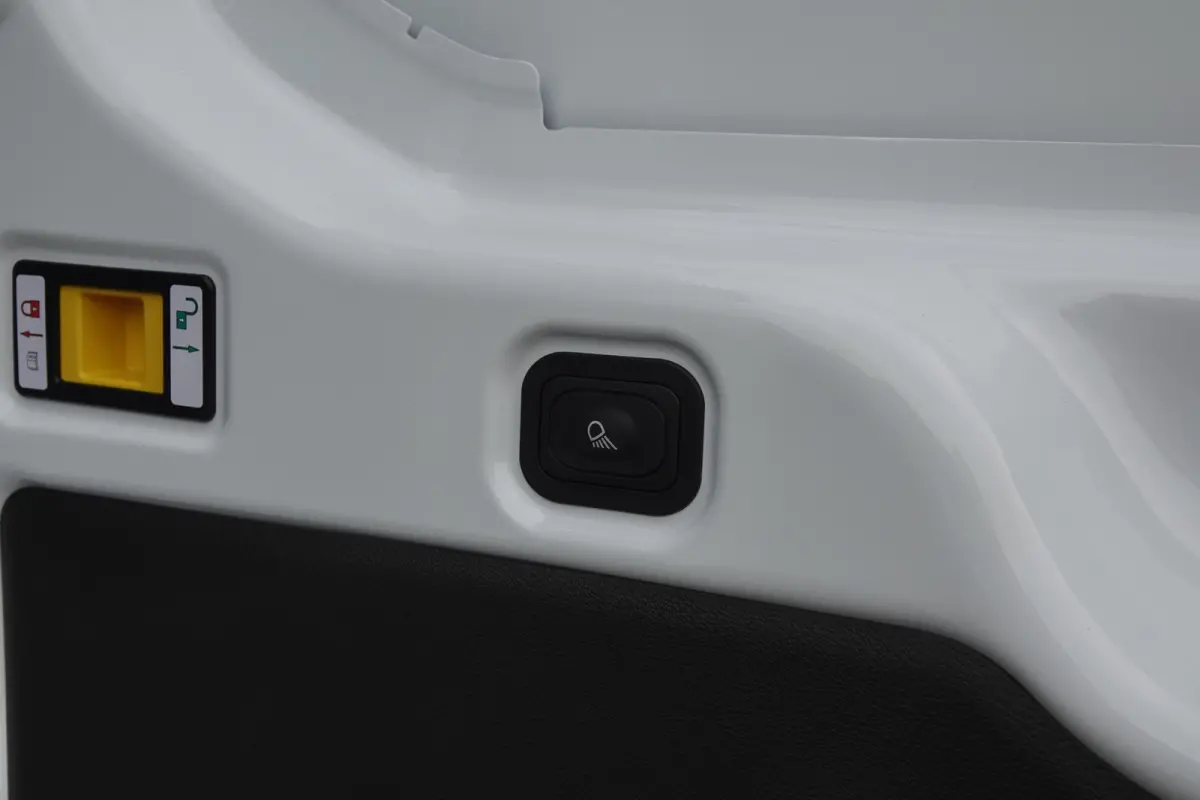 L3H2 2.0Tdci 130Pk | 350 | Trend | Virtual Cockpit | Achteruitrijcamera | 270° Achterdeuren | Frozen White