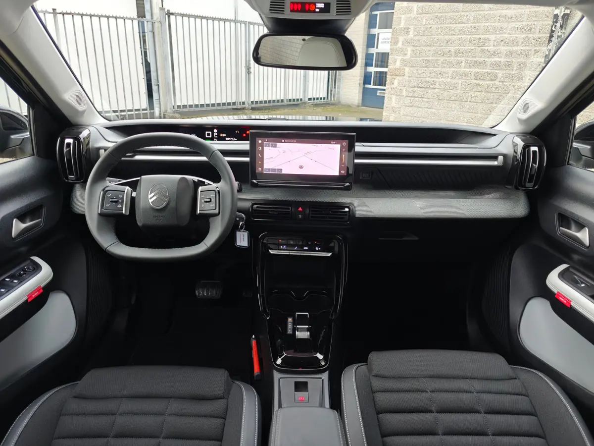 Max 113pk 44 kWh | 3-Fase | Navigatie | Camera | Climate Control | Cruise Control | Achterbank in delen neerklapbaar | Achteruitrijcamera | Afwijkende dakkleur
