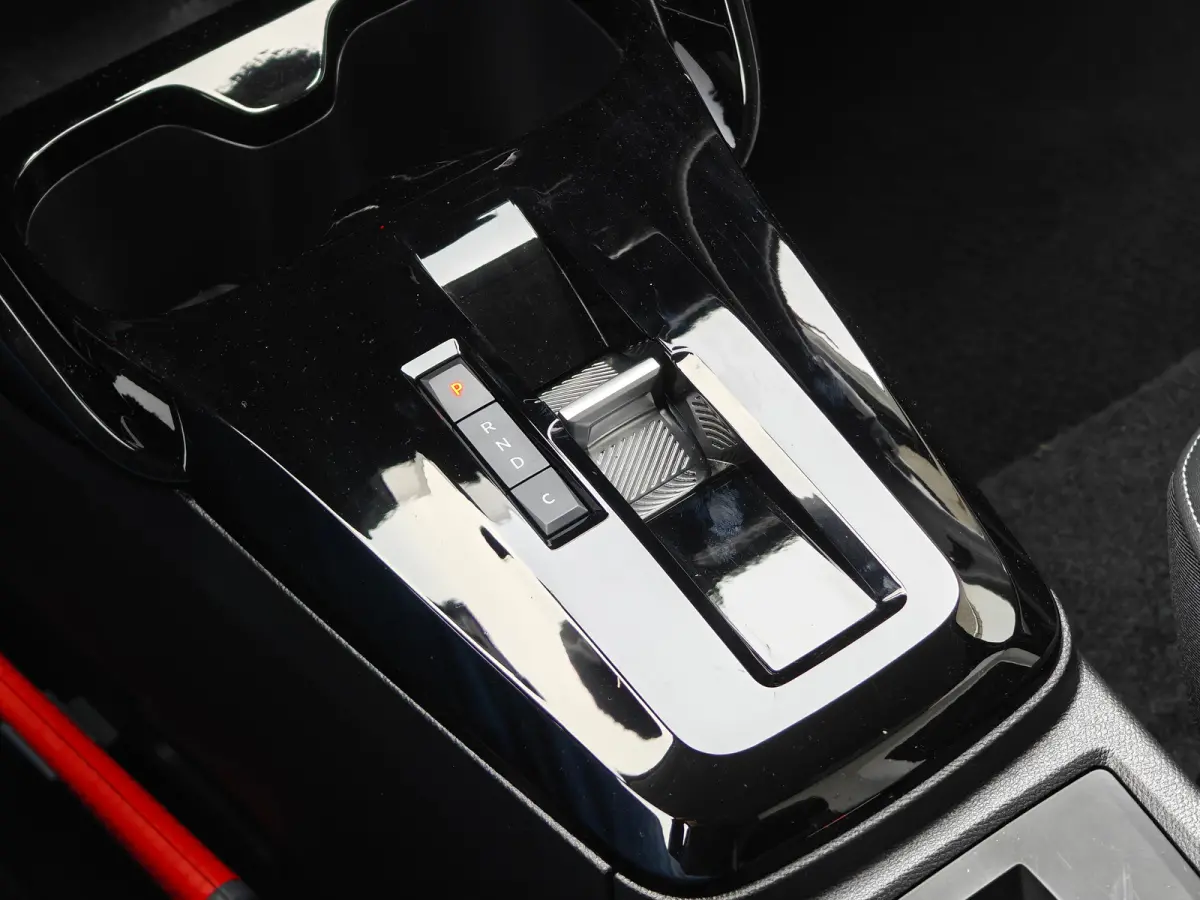 Max 113pk 44 kWh | 3-Fase | Navigatie | Camera | Climate Control | Cruise Control | Achterbank in delen neerklapbaar | Achteruitrijcamera | Afwijkende dakkleur