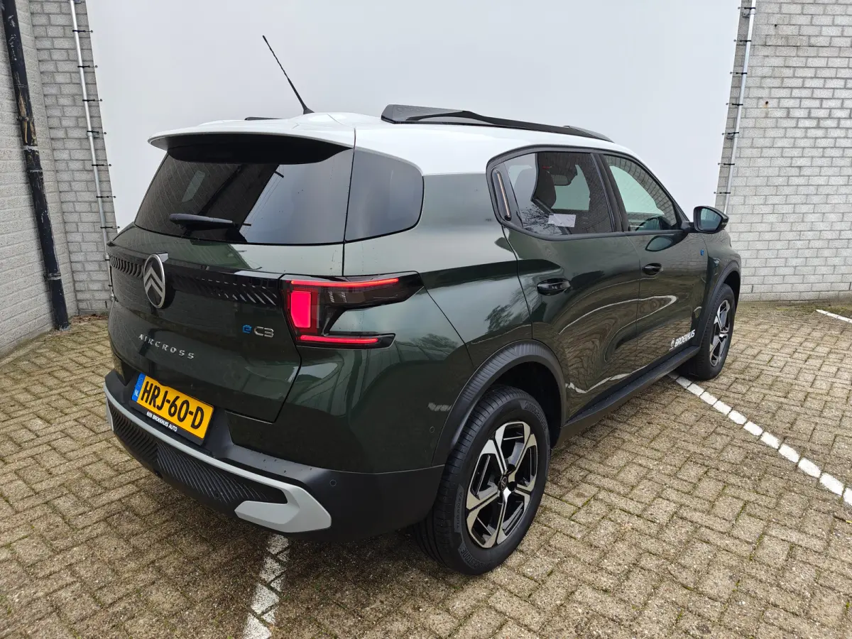 Max 113pk 44 kWh | 3-Fase | Navigatie | Camera | Climate Control | Cruise Control | Achterbank in delen neerklapbaar | Achteruitrijcamera | Afwijkende dakkleur