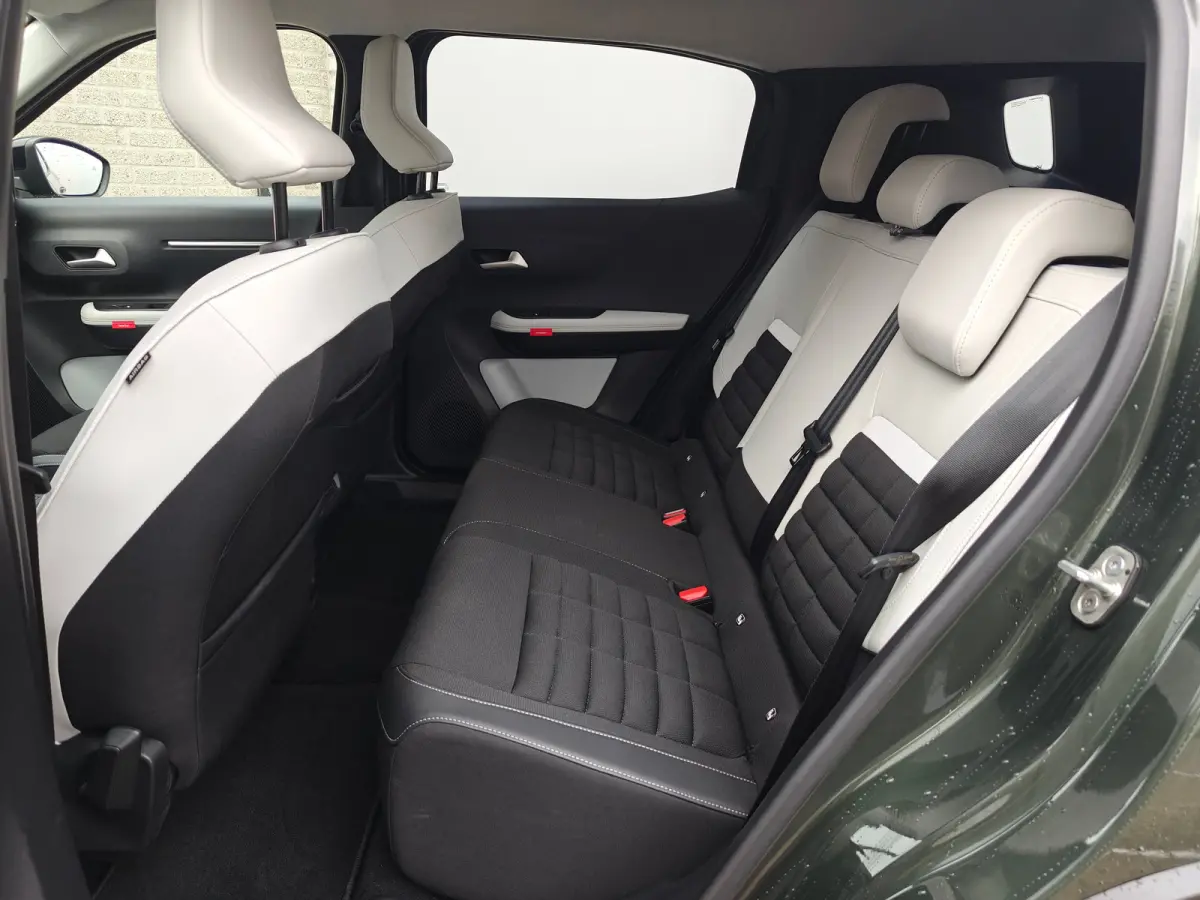 Max 113pk 44 kWh | 3-Fase | Navigatie | Camera | Climate Control | Cruise Control | Achterbank in delen neerklapbaar | Achteruitrijcamera | Afwijkende dakkleur