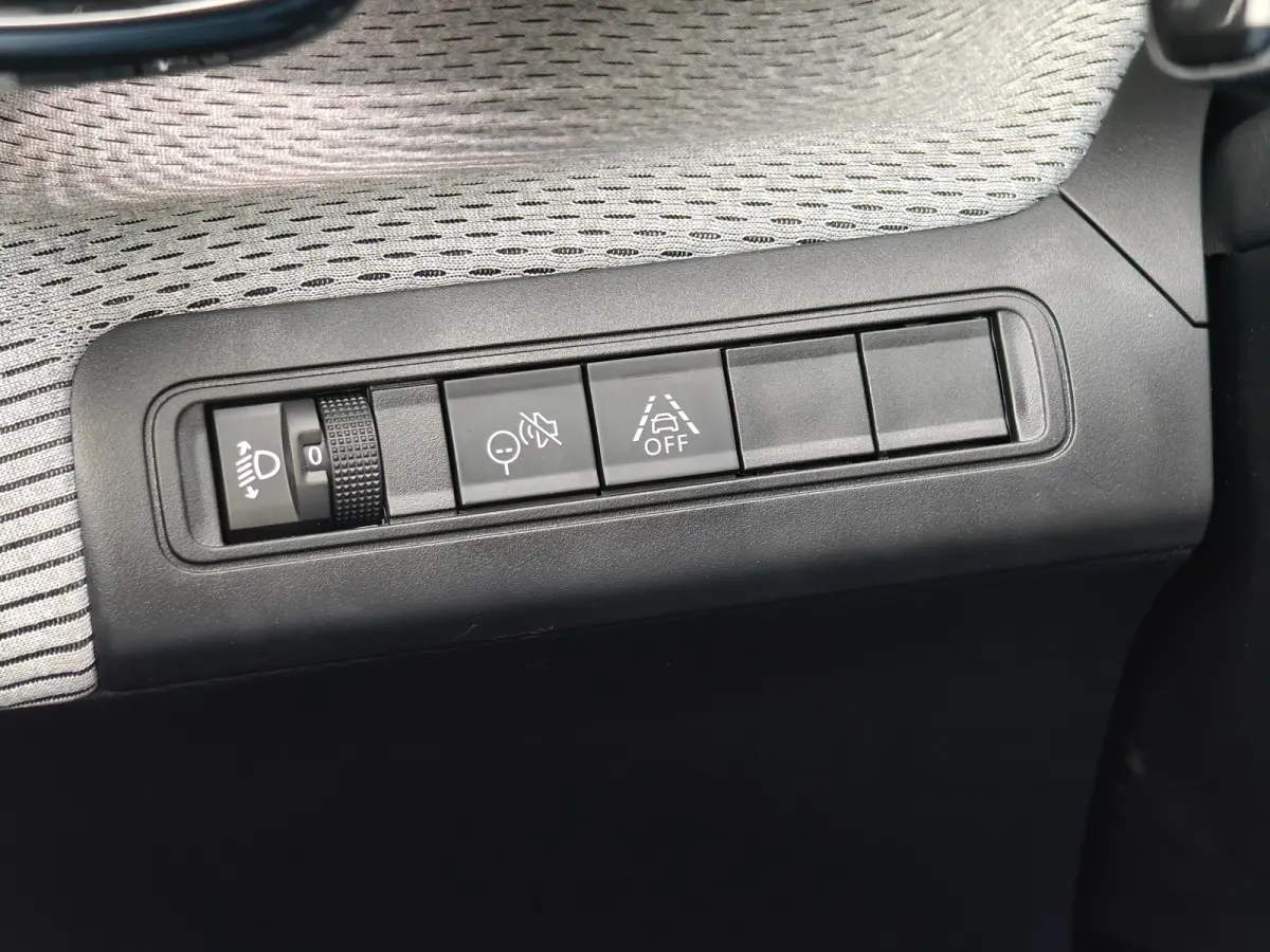 Max 113pk 44 kWh | 3-Fase | Navigatie | Camera | Climate Control | Cruise Control | Achterbank in delen neerklapbaar | Achteruitrijcamera | Afwijkende dakkleur