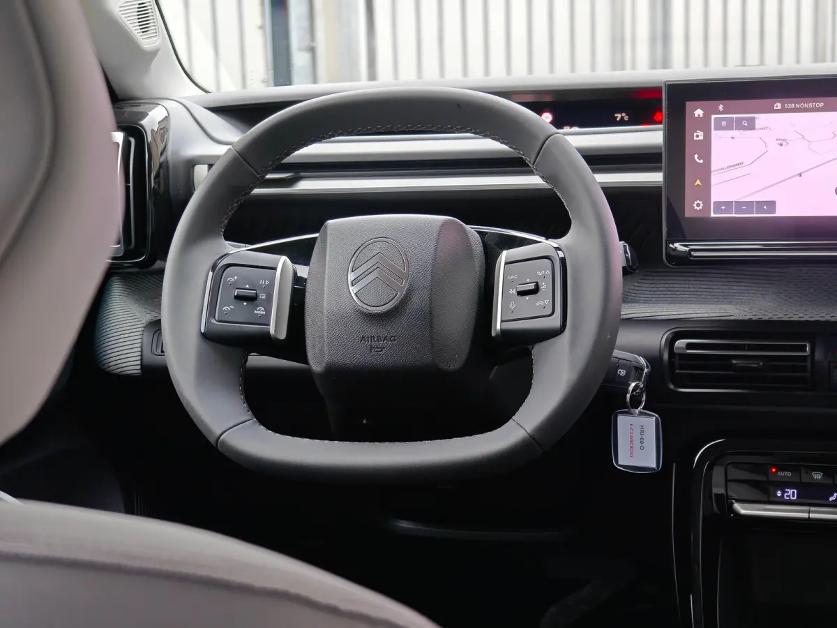 Max 113pk 44 kWh | 3-Fase | Navigatie | Camera | Climate Control | Cruise Control | Achterbank in delen neerklapbaar | Achteruitrijcamera | Afwijkende dakkleur