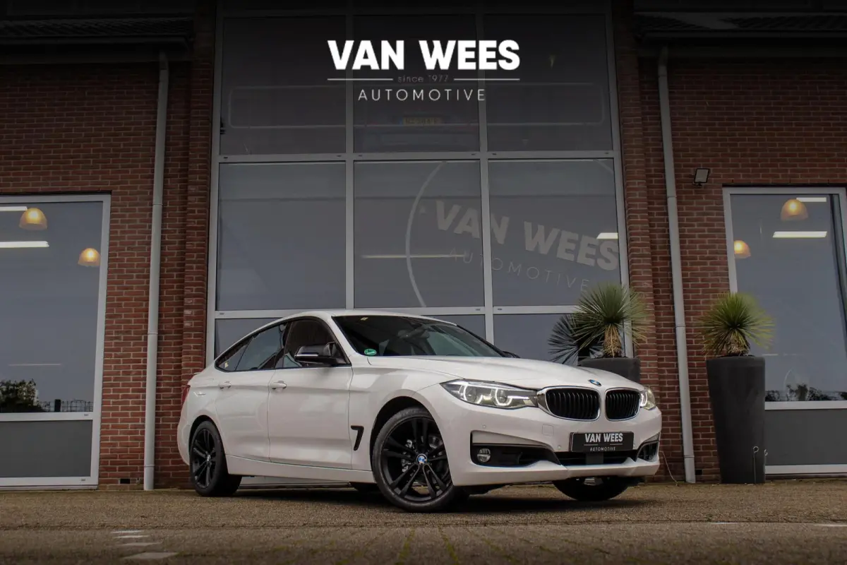 320i F34 Executive Facelift | 184 pk | Automaat | 2e eigenaar | 19 inch | Camera | Head-up | LED | PDC | Navi | Stoelverwarming | Cruise control | Climate control