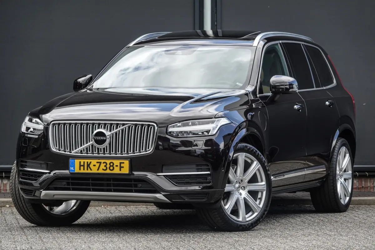 T8 Twin Engine 408Pk Aut. | Plug In Hybrid | AWD | Inscription | 7-Persoons | Panoramadak | Luchtvering | Achteruitrijcamera | 21'' | Ember Black